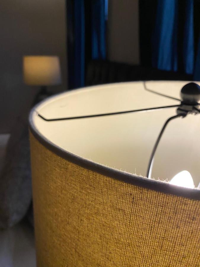 Queen Street Boutique Suites EDI Exteriér fotografie A lampshade